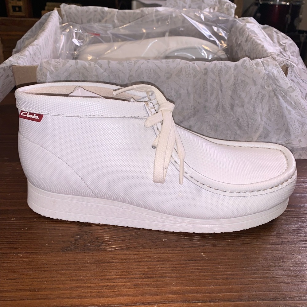 Clarks White Leather Stinson HI Originals Men's Size 7 Women’s Size 8.5 Wallabee